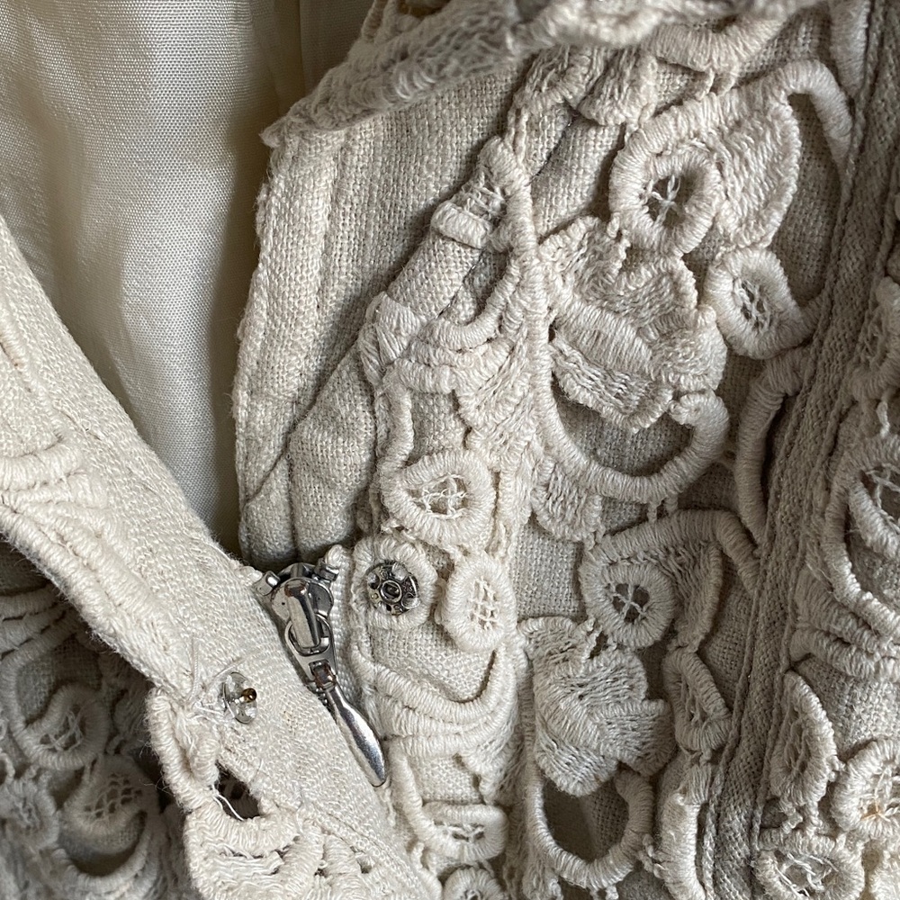 Women’s Kay Unger Cream Lace Blazer - Picture 13 of 16